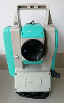 กล้องสำรวจมือสอง Total Station Nikon DTM332 Made in Japan Accuracy5” ความละเอียดหน้าจออ่าน 1” สภาพสวย อุปกรณ์ตามรูป พร้อม calibrated กล้องสำรวจมือสอง Total Station Nikon DTM332 Made in Japan Accuracy5” ความละเอียดหน้าจออ่าน 1” สภาพสวย อุปกรณ์ตามรูป พร้อม calibrated