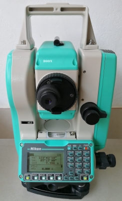กล้องสำรวจมือสอง Total Station Nikon DTM332 Made in Japan Accuracy5” ความละเอียดหน้าจออ่าน 1” สภาพสวย อุปกรณ์ตามรูป พร้อม calibrated กล้องสำรวจมือสอง Total Station Nikon DTM332 Made in Japan Accuracy5” ความละเอียดหน้าจออ่าน 1” สภาพสวย อุปกรณ์ตามรูป พร้อม calibrated