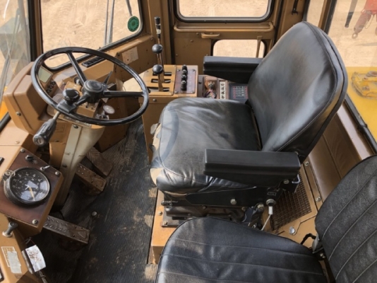 ขายรถตักล้อยาง CAT 936F นำเข้าเองจากญี่ปุ่น สภาพสวยพร้อมใช้ มีVDOการทำงานครับ ขายรถตักล้อยาง CAT 936F นำเข้าเองจากญี่ปุ่น สภาพสวยพร้อมใช้ มีVDOการทำงานครับ