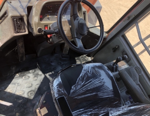 ขายรถตักล้อยาง HITACHI LX230-7 (TCM L40-3) ปี 2005 นำเข้าเองจากญี่ปุ่น สภาพสวยพร้อมใช้ มีVDOการทำงานครับ ขายรถตักล้อยาง HITACHI LX230-7 (TCM L40-3) ปี 2005 นำเข้าเองจากญี่ปุ่น สภาพสวยพร้อมใช้ มีVDOการทำงานครับ