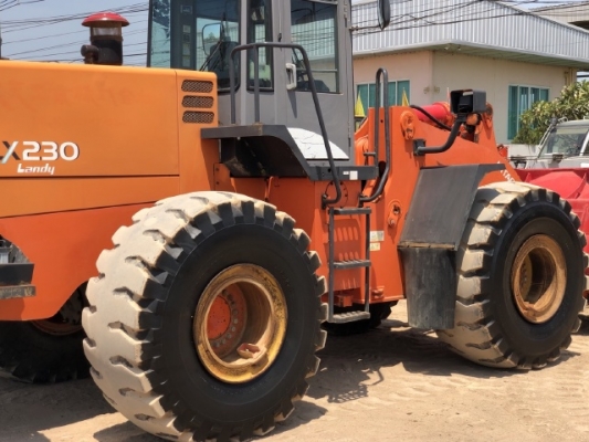 ขายรถตักล้อยาง HITACHI LX230-7 (TCM L40-3) ปี 2005 นำเข้าเองจากญี่ปุ่น สภาพสวยพร้อมใช้ มีVDOการทำงานครับ ขายรถตักล้อยาง HITACHI LX230-7 (TCM L40-3) ปี 2005 นำเข้าเองจากญี่ปุ่น สภาพสวยพร้อมใช้ มีVDOการทำงานครับ