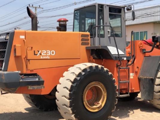 ขายรถตักล้อยาง HITACHI LX230-7 (TCM L40-3) ปี 2005 นำเข้าเองจากญี่ปุ่น สภาพสวยพร้อมใช้ มีVDOการทำงานครับ ขายรถตักล้อยาง HITACHI LX230-7 (TCM L40-3) ปี 2005 นำเข้าเองจากญี่ปุ่น สภาพสวยพร้อมใช้ มีVDOการทำงานครับ