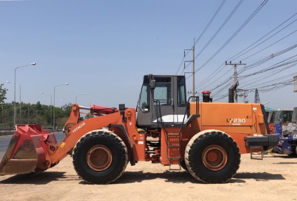 ขายรถตักล้อยาง HITACHI LX230-7 (TCM L40-3) ปี 2005 นำเข้าเองจากญี่ปุ่น สภาพสวยพร้อมใช้ มีVDOการทำงานครับ ขายรถตักล้อยาง HITACHI LX230-7 (TCM L40-3) ปี 2005 นำเข้าเองจากญี่ปุ่น สภาพสวยพร้อมใช้ มีVDOการทำงานครับ