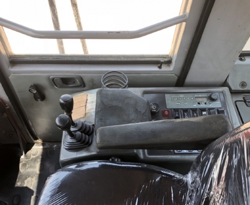 ขายรถตักล้อยาง HITACHI LX230-7 (TCM L40-3) ปี 2005 นำเข้าเองจากญี่ปุ่น สภาพสวยพร้อมใช้ มีVDOการทำงานครับ ขายรถตักล้อยาง HITACHI LX230-7 (TCM L40-3) ปี 2005 นำเข้าเองจากญี่ปุ่น สภาพสวยพร้อมใช้ มีVDOการทำงานครับ