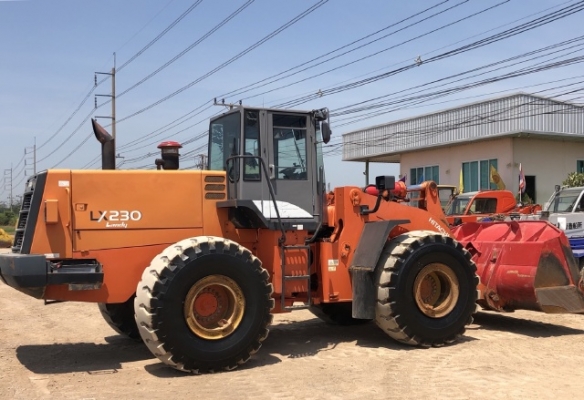 ขายรถตักล้อยาง HITACHI LX230-7 (TCM L40-3) ปี 2005 นำเข้าเองจากญี่ปุ่น สภาพสวยพร้อมใช้ มีVDOการทำงานครับ ขายรถตักล้อยาง HITACHI LX230-7 (TCM L40-3) ปี 2005 นำเข้าเองจากญี่ปุ่น สภาพสวยพร้อมใช้ มีVDOการทำงานครับ