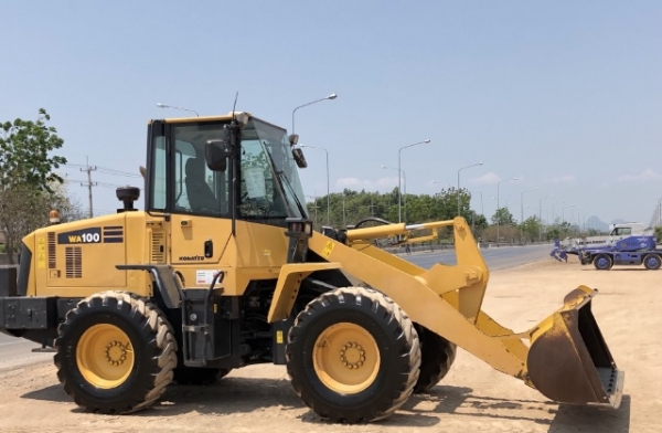 ขายรถตักล้อยาง KOMATSU WA100-5 แขนยาวพิเศษ (2,xxx ชั่วโมง) นำเข้าเองจากญี่ปุ่น สภาพสวยพร้อมใช้ มีVDOครับ