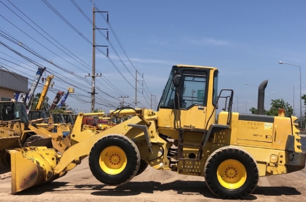 ขายรถตักล้อยาง KOMATSU WA200-3E แขนยาวพิเศษ รถนอกนำเข้าจากญี่ปุ่น สภาพสวยพร้อมใช้