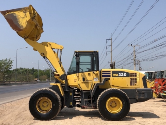 ขายรถตักล้อยาง KOMATSU WA320-5 นำเข้าเองจากญี่ปุ่น สภาพสวยพร้อมใช้ มีVDOการทำงานครับ