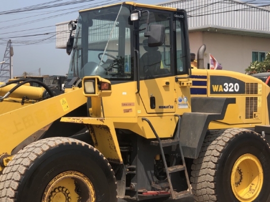 ขายรถตักล้อยาง KOMATSU WA320-5 นำเข้าเองจากญี่ปุ่น สภาพสวยพร้อมใช้ มีVDOการทำงานครับ