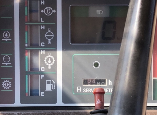 ขายรถตักล้อยาง KOMATSU WA350-1 นำเข้าเองจากญี่ปุ่น สภาพสวยพร้อมใช้ มีVDOการทำงานครับ