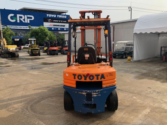 Toyota 5FD25 งาฮิ๊ง เสา4เมตร ขนาดยก2.5ตัน เครื่องยนตร์ดีเซล นำเข้าจากญี่ปุ่น