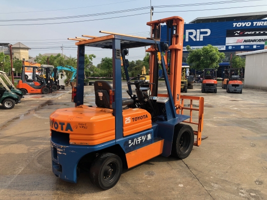 Toyota 5FD25 งาฮิ๊ง เสา4เมตร ขนาดยก2.5ตัน เครื่องยนตร์ดีเซล นำเข้าจากญี่ปุ่น