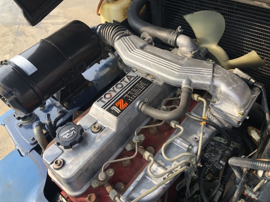 Toyota 5FD25 งาฮิ๊ง เสา4เมตร ขนาดยก2.5ตัน เครื่องยนตร์ดีเซล นำเข้าจากญี่ปุ่น