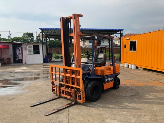 Toyota 5FD25 งาฮิ๊ง เสา4เมตร ขนาดยก2.5ตัน เครื่องยนตร์ดีเซล นำเข้าจากญี่ปุ่น