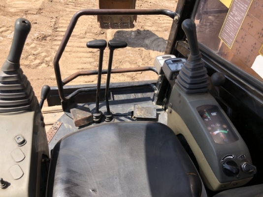 ขายรถขุด CAT 305SR คอนโทรลสั้น ปั๊มนิ้ว นำเข้าเองจากญี่ปุ่น สภาพสวยพร้อมใช้ มีVDOการทำงานครับ