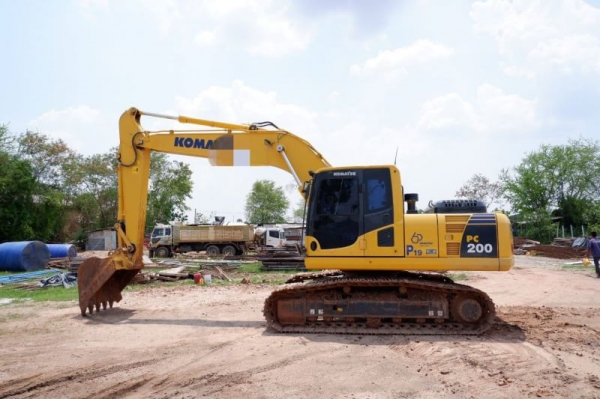KOMATSU PC 200-8 MO KOMATSU PC 200-8 MO