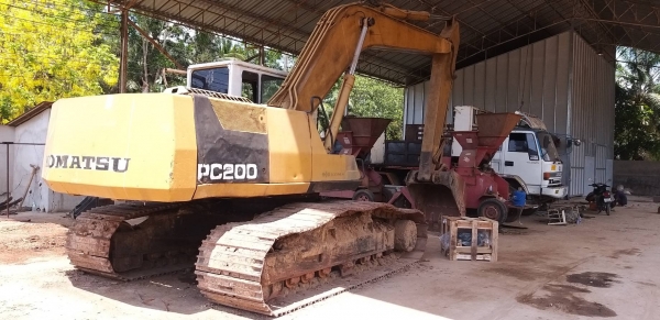 ขายแบคโอKOMATSU PC200-5 ช่วงล่างเต็มไฟตัดเอกสารอินวอยราคา 500,000 ขายแบคโอKOMATSU PC200-5 ช่วงล่างเต็มไฟตัดเอกสารอินวอยราคา 500,000