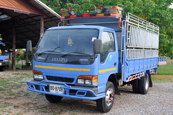 ขายรถอีซูซุ NQR140 ยาว 4.30 ม. โทร.087-951-2324 ขายรถอีซูซุ NQR140 ยาว 4.30 ม. โทร.087-951-2324