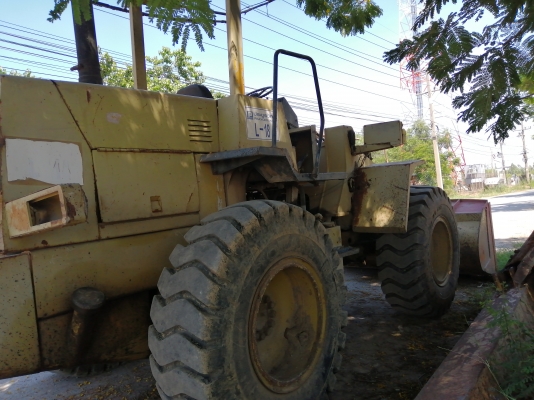 รถตักล้อยาง รถตักล้อยาง