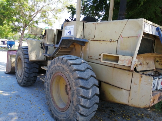 รถตักล้อยาง รถตักล้อยาง