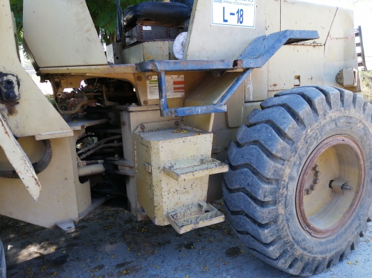 รถตักล้อยาง รถตักล้อยาง