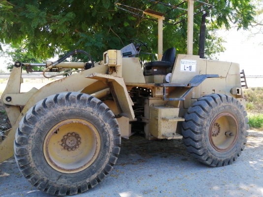 รถตักล้อยาง