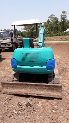 รถขุด KOMATSU PC40-7 พิเศษมีลายหัวแย๊กซ์ เอวแน่น ขุดได้แรงดีไม่มีปัญหาเรื่องความร้อน.