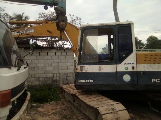 ปรับลดราคาเหลือ500,000ขายแบคโฮKOMATSU PC120-5 คอลโทนสั้นราคา 530,000