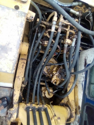 ปรับลดราคาเหลือ500,000ขายแบคโฮKOMATSU PC120-5 คอลโทนสั้นราคา 530,000 ปรับลดราคาเหลือ500,000ขายแบคโฮKOMATSU PC120-5 คอลโทนสั้นราคา 530,000