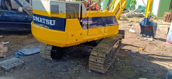 ขายด่วนครับ PC30-6 รถใช้งานปกติ ครับ ขายด่วนครับ PC30-6 รถใช้งานปกติ ครับ