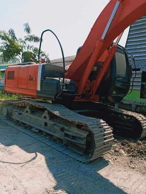 ขายจ้า..HITACHI ZX200-1 เก่าใน สภาพดี เครื่องปั๊มแห้ง  เอกสารเล่มทะเบียน พร้อมใช้ โทร 089-3818694 จ๊อย