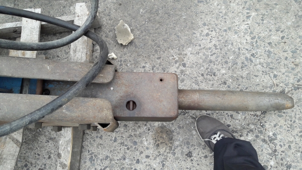 หัวกระแทก Krupp HM 301 น้ำหนัก 450 kg, เยอรมัน ซอกใน 17 ซม.รูสลัก 45 mm. เข็ม 80 mm ราคา 95,000 บาท 084-5424150