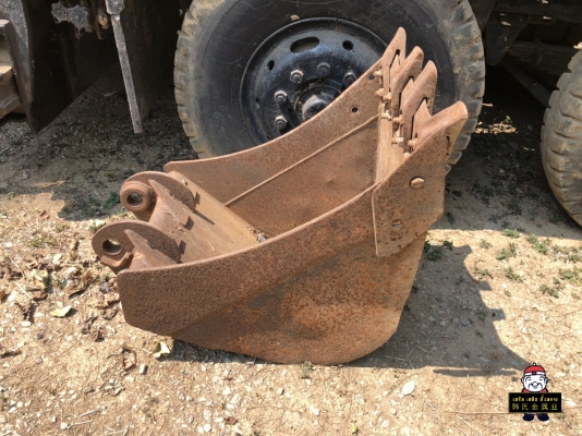 (ปิดการขาย) บุ้งกี๋ แบคโฮ พร้อมใช้งาน จัดไปราคาถูกๆ (Backhoe buckets) (ปิดการขาย) บุ้งกี๋ แบคโฮ พร้อมใช้งาน จัดไปราคาถูกๆ (Backhoe buckets)