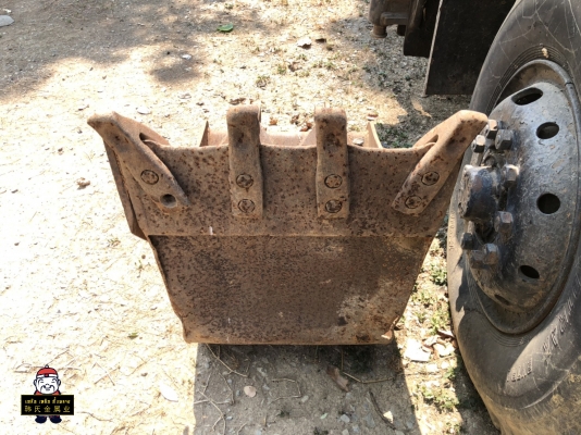 (ปิดการขาย) บุ้งกี๋ แบคโฮ พร้อมใช้งาน จัดไปราคาถูกๆ (Backhoe buckets) (ปิดการขาย) บุ้งกี๋ แบคโฮ พร้อมใช้งาน จัดไปราคาถูกๆ (Backhoe buckets)