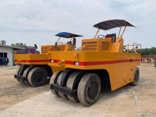 ขายเหมา 3 คัน 1,100,000 บาท  รถบดล้อยาง 9 ล้อ ยี่ห้อ KAWAZAKI KR15B 1คัน และ SAKAI TS7409  2 คัน เก็บงานสวยกิ๊ก เอกสารเล่มทะเบียนครบ 3 คัน พร้อมโอน   SAKAI TS7409 ขายแยกคันละ 495,000 รถบดล้อยาง 9 ล้อ สภาพสวยสุดยอด พร้อมใข้ เครื่องดี เกียร์แรง ยางใหม่ เอกส