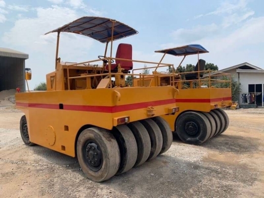 ขายเหมา 3 คัน 1,100,000 บาท  รถบดล้อยาง 9 ล้อ ยี่ห้อ KAWAZAKI KR15B 1คัน และ SAKAI TS7409  2 คัน เก็บงานสวยกิ๊ก เอกสารเล่มทะเบียนครบ 3 คัน พร้อมโอน   SAKAI TS7409 ขายแยกคันละ 495,000 รถบดล้อยาง 9 ล้อ สภาพสวยสุดยอด พร้อมใข้ เครื่องดี เกียร์แรง ยางใหม่ เอกส