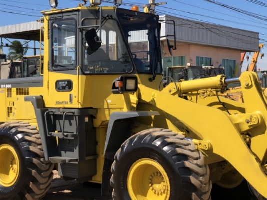 ขายรถตักล้อยาง KOMATSU WA300-3E นำเข้าเองจากญี่ปุ่น สภาพสวยพร้อมใช้ มีVDOการทำงานครับ