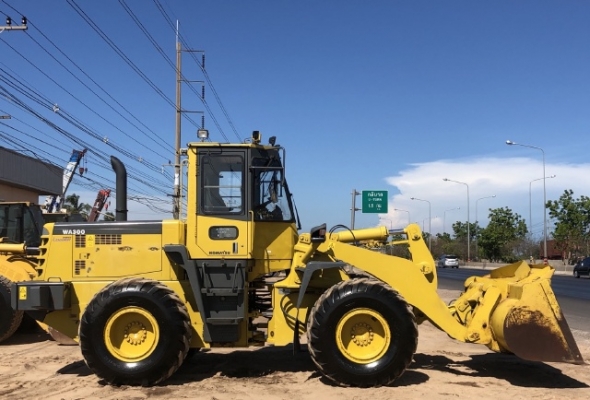 ขายรถตักล้อยาง KOMATSU WA300-3E นำเข้าเองจากญี่ปุ่น สภาพสวยพร้อมใช้ มีVDOการทำงานครับ