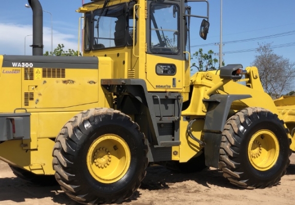 ขายรถตักล้อยาง KOMATSU WA300-3E นำเข้าเองจากญี่ปุ่น สภาพสวยพร้อมใช้ มีVDOการทำงานครับ