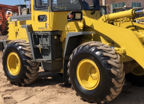 ขายรถตักล้อยาง KOMATSU WA300-3E นำเข้าเองจากญี่ปุ่น สภาพสวยพร้อมใช้ มีVDOการทำงานครับ