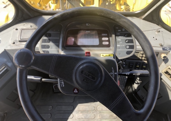 ขายรถตักล้อยาง KOMATSU WA300-3E นำเข้าเองจากญี่ปุ่น สภาพสวยพร้อมใช้ มีVDOการทำงานครับ