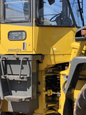 ขายรถตักล้อยาง KOMATSU WA300-3E นำเข้าเองจากญี่ปุ่น สภาพสวยพร้อมใช้ มีVDOการทำงานครับ