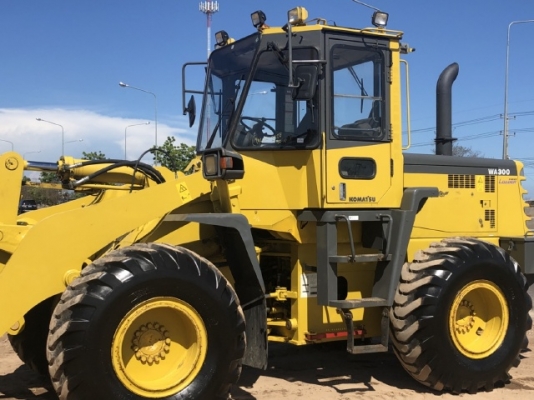 ขายรถตักล้อยาง KOMATSU WA300-3E นำเข้าเองจากญี่ปุ่น สภาพสวยพร้อมใช้ มีVDOการทำงานครับ