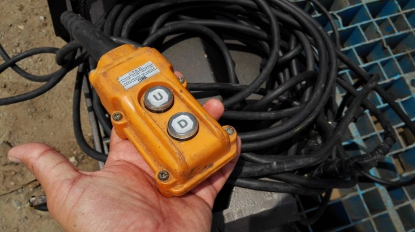 รอกสลิงไฟฟ้าญี่ปุ่น Mitsubishi JAPAN ขนาด 1000 kg สลิงยาว 12 m แก้สายใช้ 380V สภาพสวยขึ้นลงนุ่มนวลพร้อมใช้ รอกสลิงไฟฟ้าญี่ปุ่น Mitsubishi JAPAN ขนาด 1000 kg สลิงยาว 12 m แก้สายใช้ 380V สภาพสวยขึ้นลงนุ่มนวลพร้อมใช้