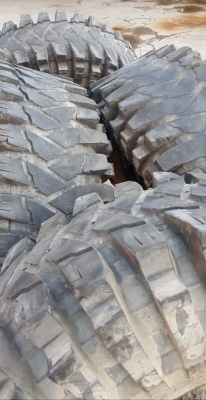 ขายยาง 37" ขอบ 16 พร้อมล้อ ขายยาง 37" ขอบ 16 พร้อมล้อ