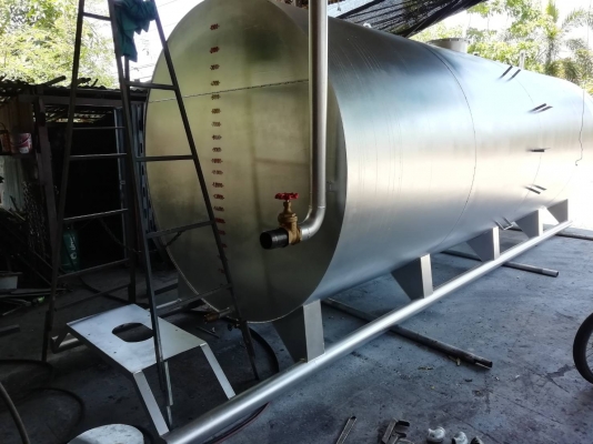 ขายถังน้ำมันใหม่ขนาด 20,000 ลิตร เหล็กหนา 4 มม.ผลิตเอง ราคาใบละ 70,000 บาท  ถังใหม่ผลิตเอง  ไม่ต้องกลัวผนังภายในผุเหมื่อนถังเก่า