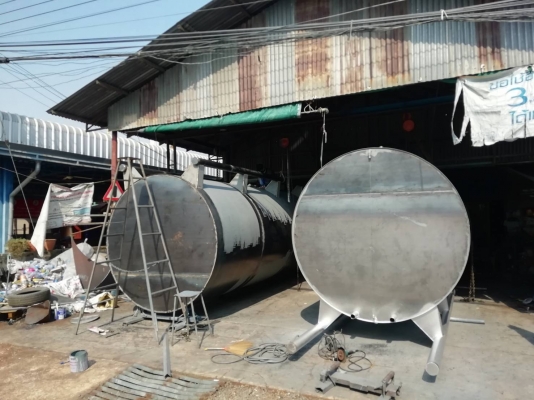 ขายถังน้ำมันใหม่ขนาด 20,000 ลิตร เหล็กหนา 4 มม.ผลิตเอง ราคาใบละ 70,000 บาท  ถังใหม่ผลิตเอง  ไม่ต้องกลัวผนังภายในผุเหมื่อนถังเก่า