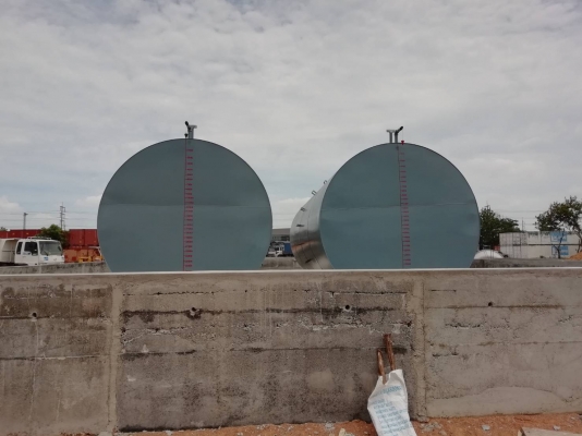 ขายถังน้ำมันใหม่ขนาด 30,000 ลิตร เหล็กหนา 4 มม.ผลิตเอง ราคาใบละ 110,000 บาท  ถังใหม่ผลิตเอง  ไม่ต้องกลัวผนังภายในผุเหมื่อนถังเก่า