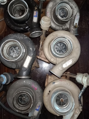 ขายเทอร์โบ holset hx40 แท้ uk  ลูกละ15,000 ขายเทอร์โบ holset hx40 แท้ uk  ลูกละ15,000