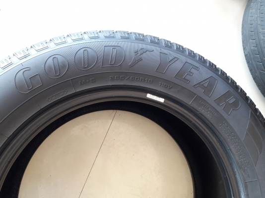 ยาง265/60/18 ปี18 GOODYEAR EFFICIENT GRIP SUV 4 เส้น